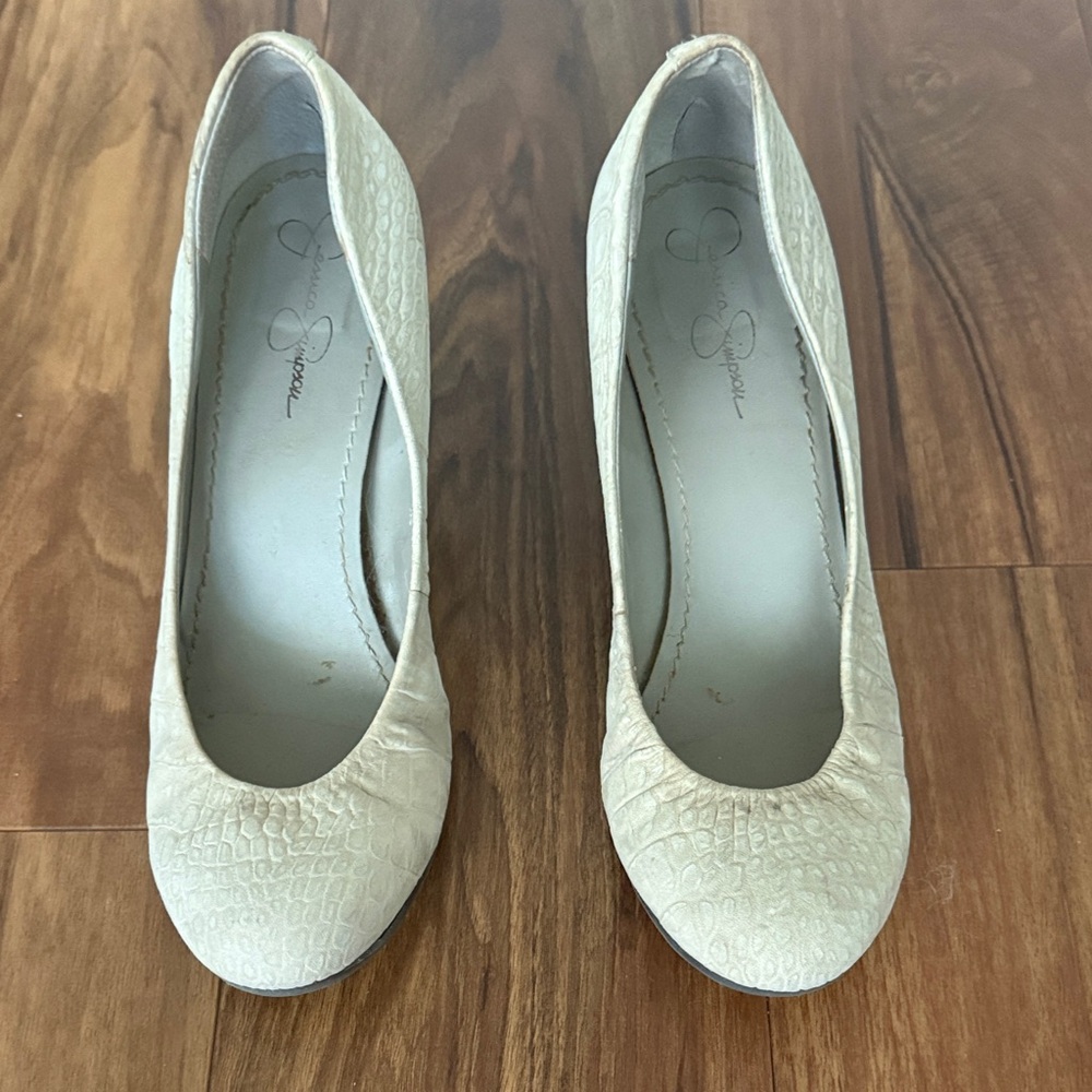 Jessica Simpson Cream wedges